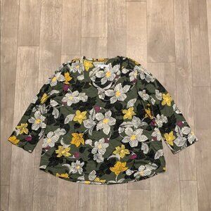 Womens Chico’s Floral All Over V-Neck‎ Top Shirt